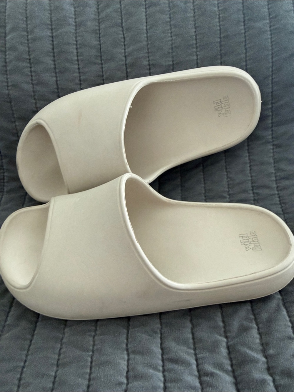 Women’s slides - Picture 2 of 4